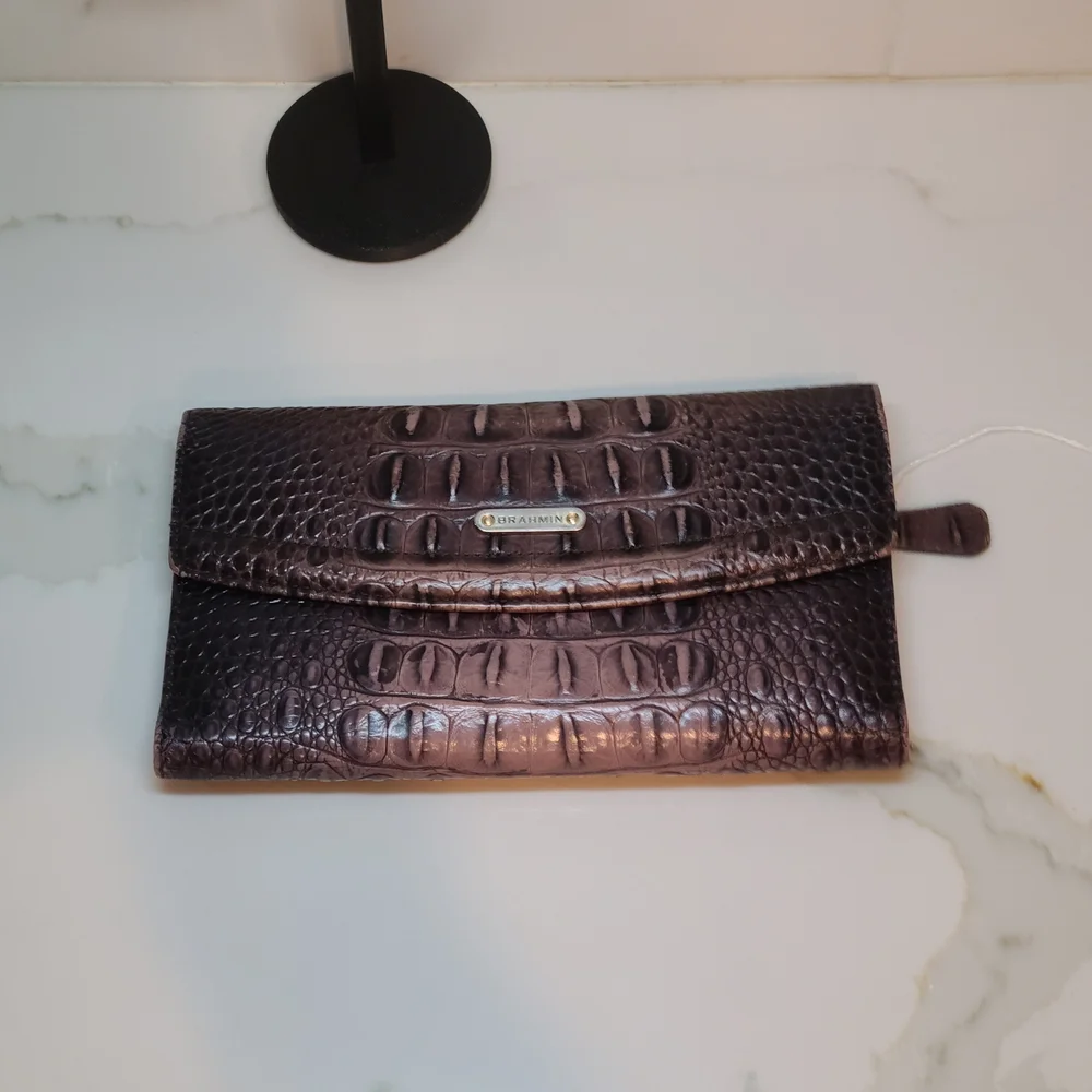 Brahmin elegant crocodile